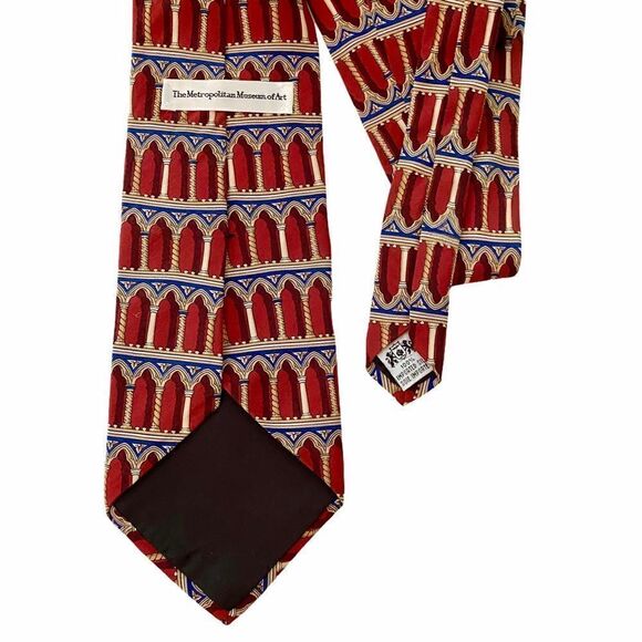 Metropolitan Museum of Art Silk Tie w/ Columns - Picture 2 of 3